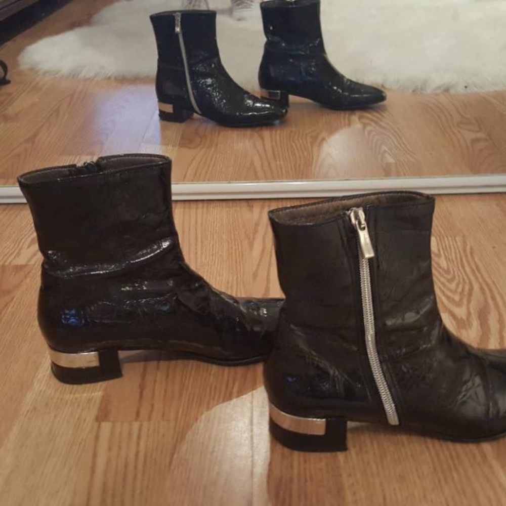 Fall season italian leather boots in very good con